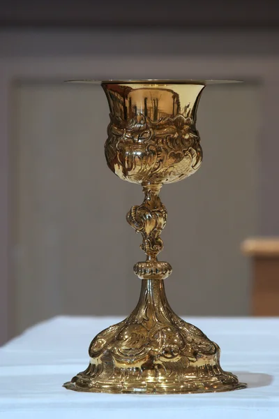 Golden chalice — Stock Photo, Image