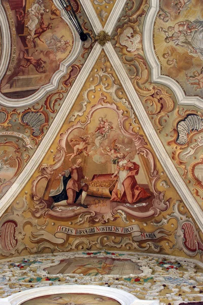 Fresco schilderij op het plafond van de kerk — Stockfoto