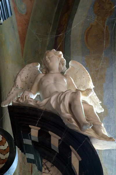 Az angyal-szobor — Stock Fotó