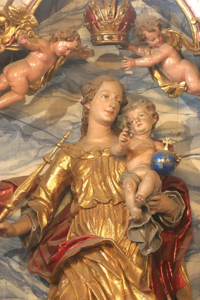 Blessed Virgin Mary with baby Jesus — Stock Photo, Image