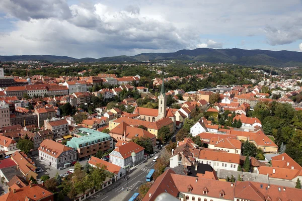 A légi felvétel a Zágrábban, Horvátország fővárosában — Stock Fotó