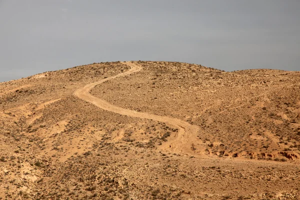 Tunus dağlarında yol — Stok fotoğraf