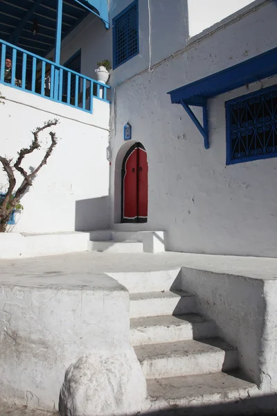 Лестница в Сиди-Бу-Саиде, Тунис — стоковое фото