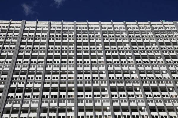 Edifício de escritórios closeup — Fotografia de Stock