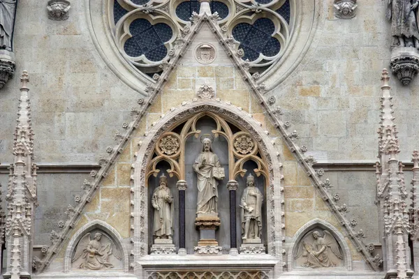 Portal de entrada da catedral de Zagreb — Fotografia de Stock