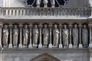 Kral galery, notre dame Katedrali, paris