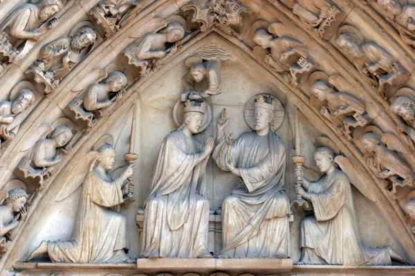 Kathedraal Notre dame, Parijs. het portaal van de Maagd Maria. dood van de Maagd Maria — Stockfoto