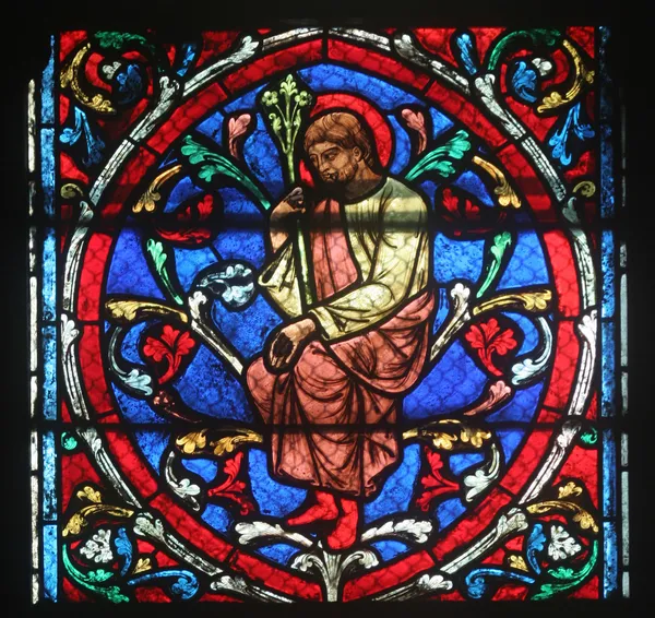 Colorful stained glass window in Cathedral Notre Dame de Paris — Stock Photo, Image