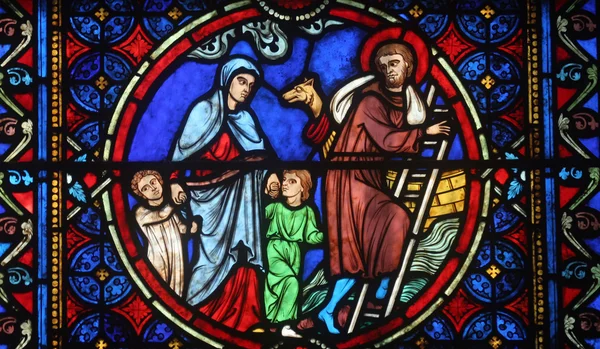 Πολύχρωμο Υαλογράφημα παράθυρο στον καθεδρικό ναό notre dame de paris — Φωτογραφία Αρχείου