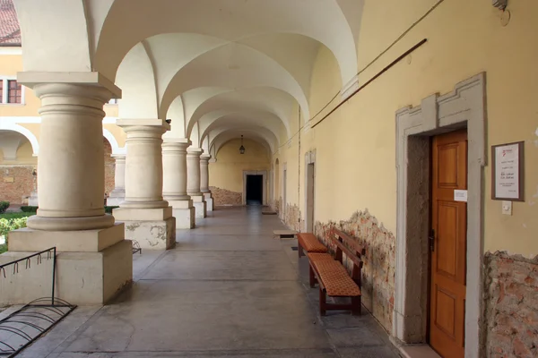 Medieval cloisters and arches — Stock Photo, Image