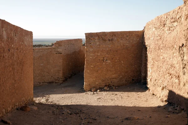 Ruiny górskie oazy chebika, Tunezja — Zdjęcie stockowe