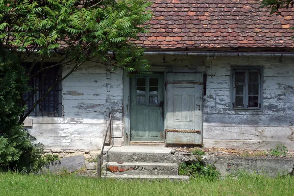 Altes Landhaus in Mitteleuropa - Kroatien — Stockfoto