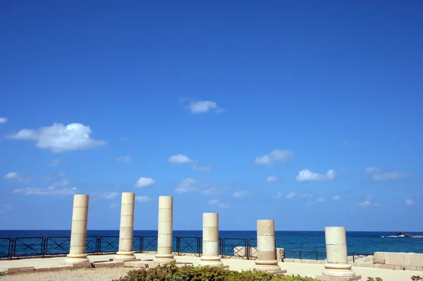 Pilares de mármol antiguos en Cesarea —  Fotos de Stock