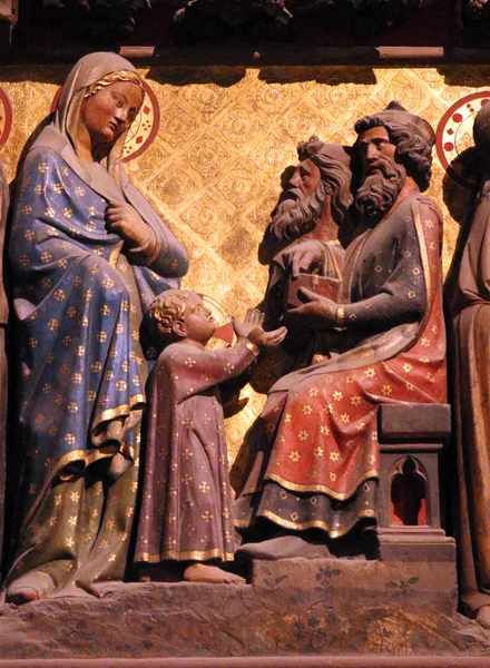 Scenes from the life of Jesus, Notre Dame cathedral, Paris — Stock Photo, Image