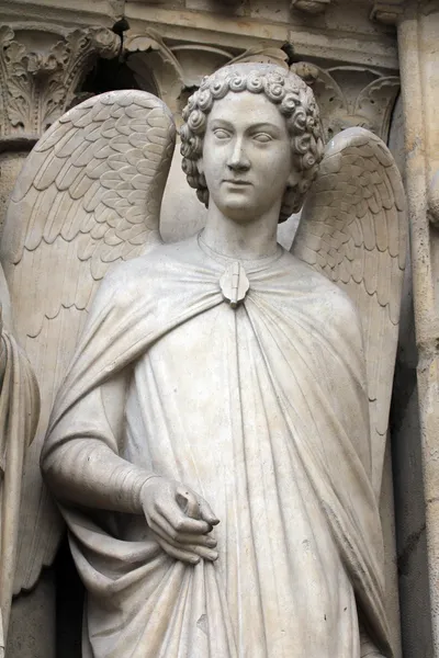 Ángel, Catedral de Notre Dame, París — Foto de Stock