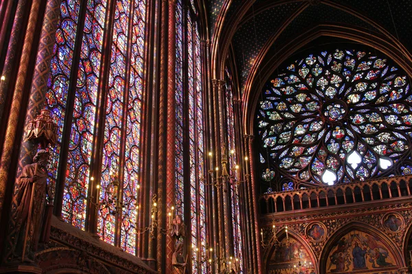 Υαλογράφημα παράθυρο στο la sainte-chapelle στο Παρίσι — Φωτογραφία Αρχείου