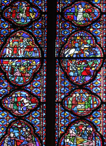 Fereastra vitraliilor din La Sainte-Chapelle din Paris — Fotografie, imagine de stoc
