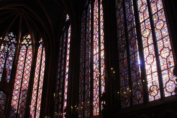 Blyinfattade fönster i la sainte-chapelle i paris — Stockfoto