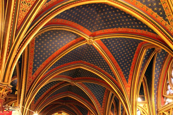 Ceiling construction, lower chapel or Chapelle Basse, Sainte Chapelle, Île de la Cité, Paris — Stok fotoğraf