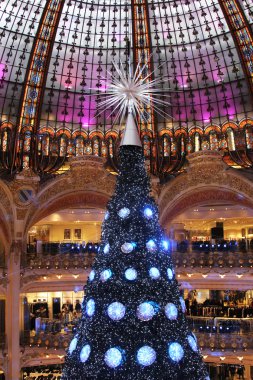Noel ağacı, galeries lafayette, paris