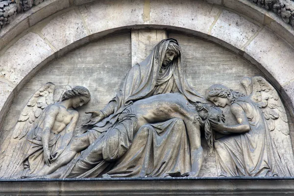 Pieta, st. elizabeth der ungarischen kirche, paris — Stockfoto