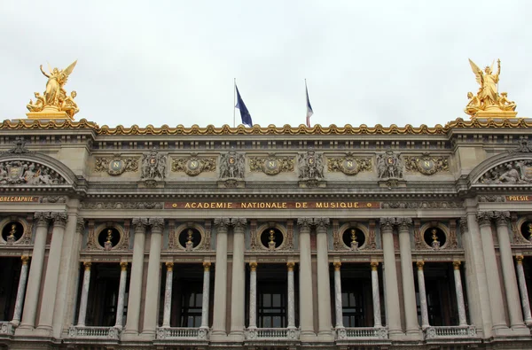 Πρόσοψη του όπερα εθνική de paris — Φωτογραφία Αρχείου