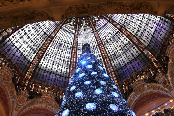 Christmas tree at Galeries Lafayette, Paris — Stock Photo, Image