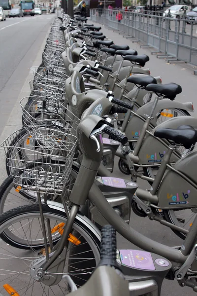 Biciclette in fila — Foto Stock