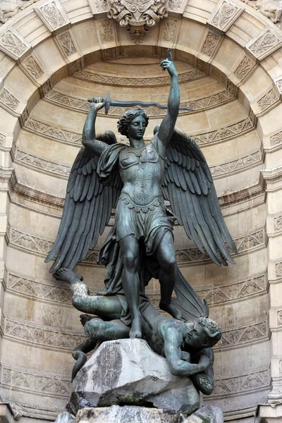 Fountain Saint-Michel — Stock Photo, Image