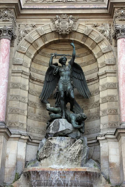 Fountain Saint-Michel — Stock Photo, Image