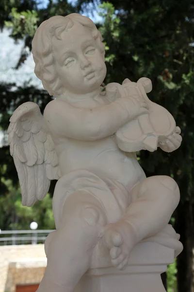 Ангел-музыкант — стоковое фото