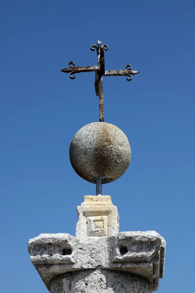 Cruz, Fragmento da igreja Nossa Senhora da Rocha em Perast, Montenegro — Fotografia de Stock