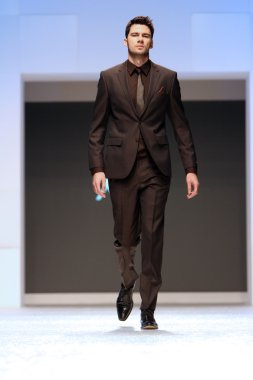 düğün elbise moda defilesi