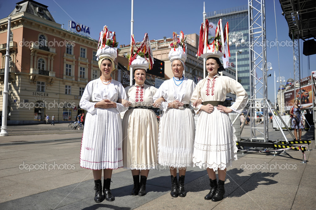 foto-chleni-veliki-porno-s-devushkami-s-afrikanskih-plemen-video