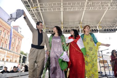 Müzik Derneği payiz Kürdistan, Kürt ulusal kostüm Irak üzerinden üyeleri