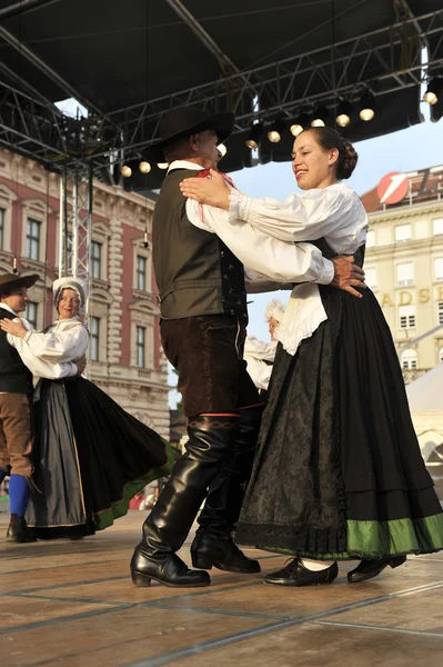 Members of folk groups Triglav from Slovenia — Stock Photo, Image