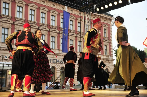 Hırvatistan milli kostüm zupa dubrovacka gelen halk grupları marko marojica üyeleri — Stok fotoğraf