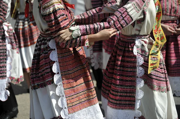 Membros de grupos folclóricos de Bistra em traje nacional da Croácia — Fotografia de Stock