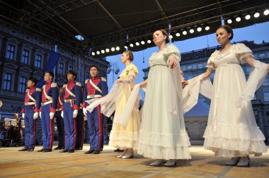 eski stil kostümleri ekonomi topluluğu nutuk Varşova Okulu üyeleri