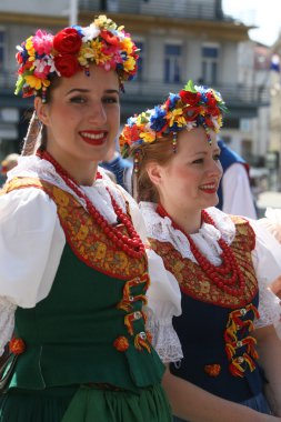 ensemble nutuk Varşova school ekonomi üyeleri ulusal kostüm Lehçe