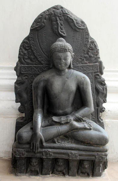Bhumisparsha mudra 부처님 — 스톡 사진