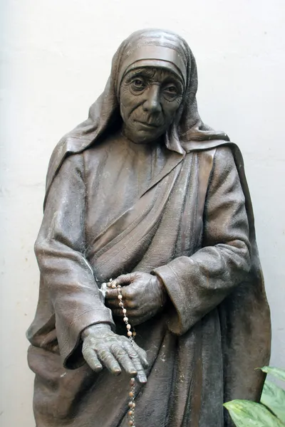 Posąg Matki Teresy w domu matki, Kalkuta, Indie — Zdjęcie stockowe