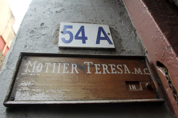 Sign on the entrance to Mother House, the residence of Mother Teresa in Kolkata, West Bengal, India — Stock Photo, Image