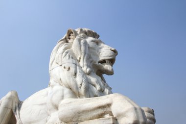 Victoria Memorial Gate, Kolkata, Hindistan 'daki Antik Aslan Heykeli