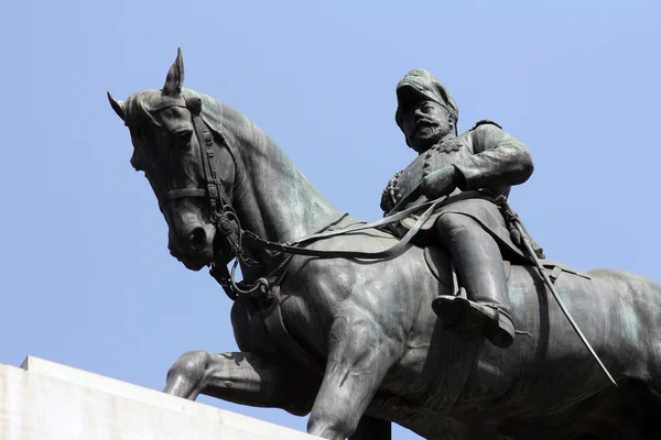 Edwards vii rex imperator standbeeld, zuidelijke ingang van victoria memorial hall, kolkata, india — Stockfoto