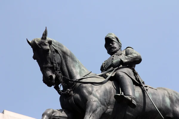 Edwards vii rex imperator staty, södra infarten av victoria memorial hall, kolkata, Indien — Stockfoto