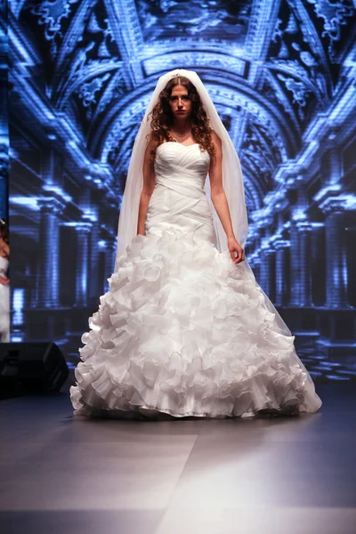 Abito da sposa moda shaw — Foto Stock