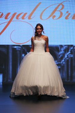 düğün elbise moda defilesi