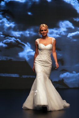 düğün elbise moda defilesi