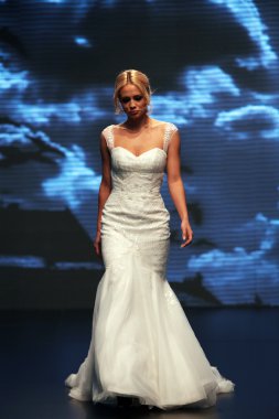 düğün elbise moda defilesi